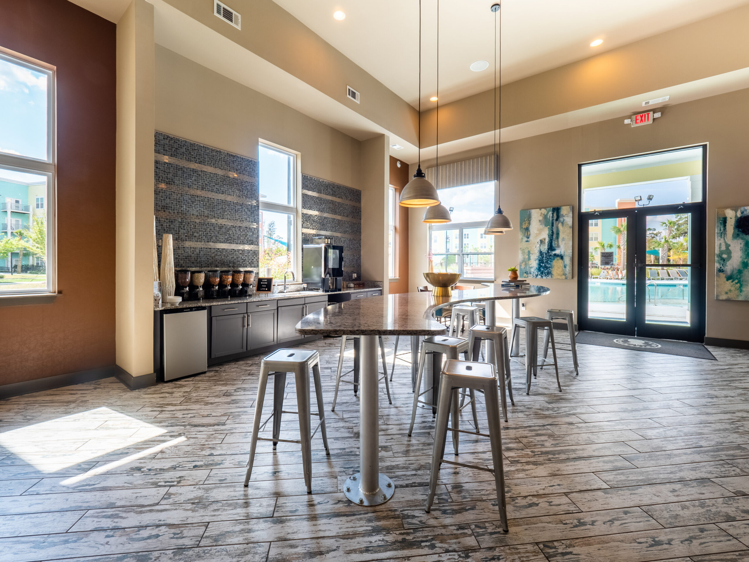 dining and gathering area at Progress 910, apartments near UNCW campus